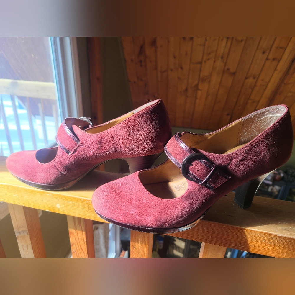 Sofft vintage style burgundy low heel Mary Janes size 10 Academia